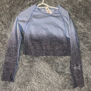 Athletic workout crop top seamless long sleeve VICTORIA SECRET PINK!! 💙💙